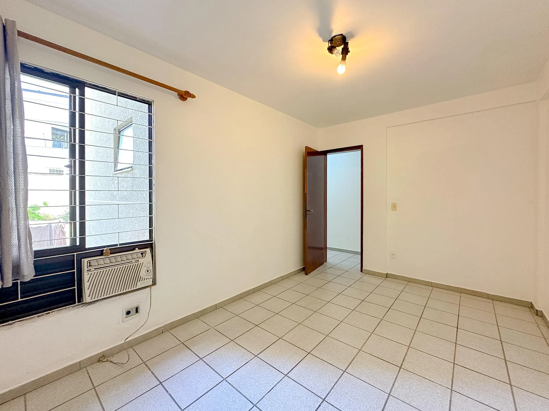 3-bedroom apartment with a grill on the balcony — photo 38