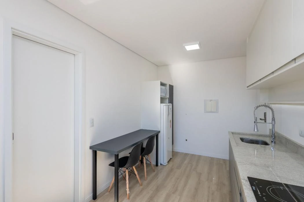 Apartamento mobiliado, 27 m², com janelas do piso ao teto — photo 28