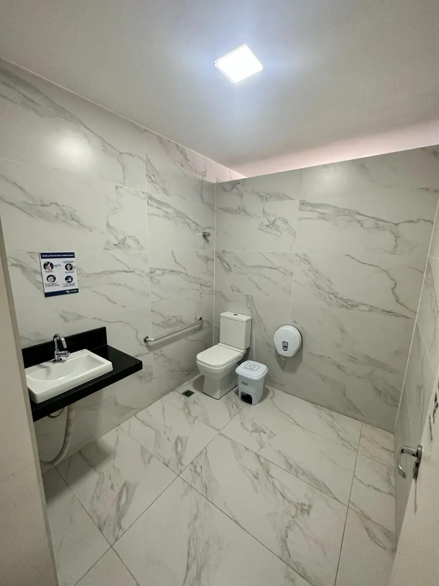 Estudio sin amueblar con 1 dormitorio y baño en suite — photo 6