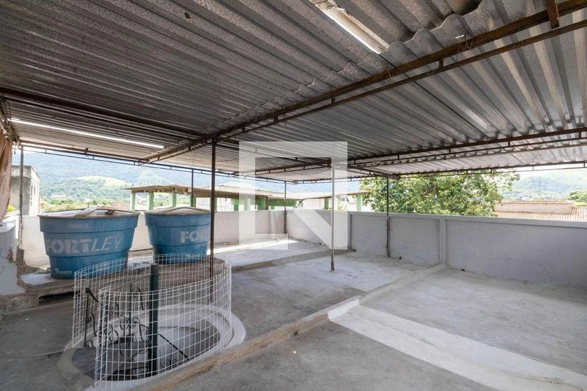 Rental house with 3 bedrooms and 300 m² of space — photo 37