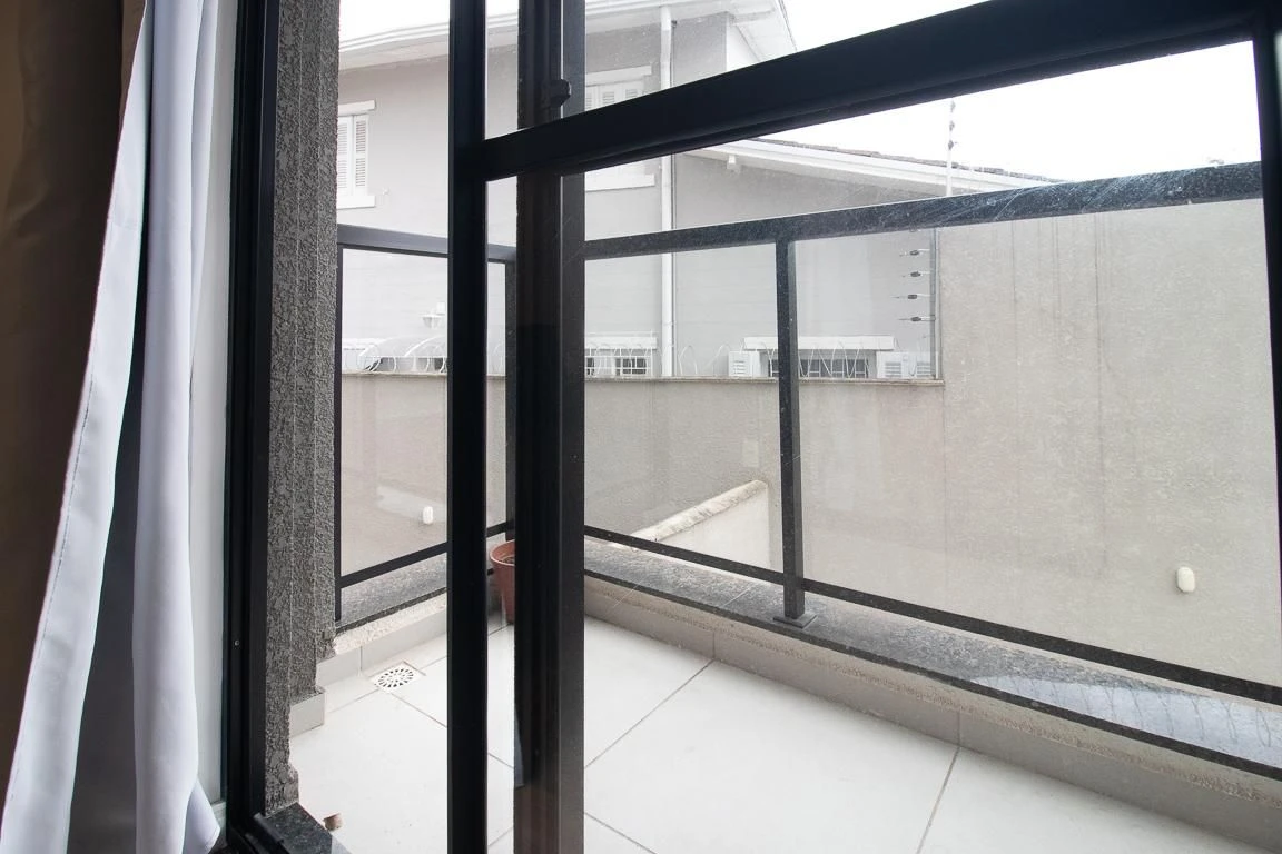 One-bedroom apartment with a washing machine in Curitiba — photo 16