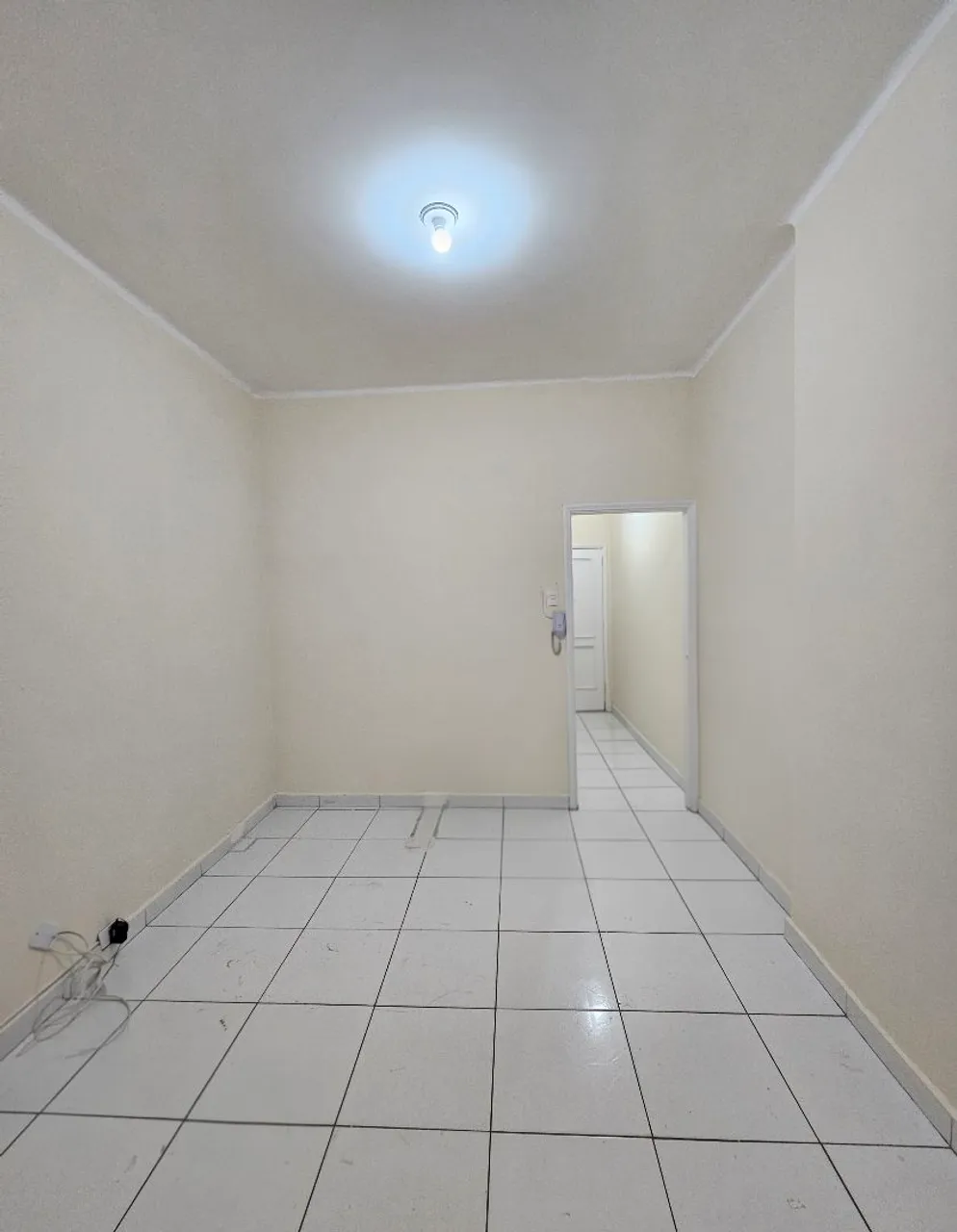 Unfurnished studio with no parking, 1 bedroom and 1 bath