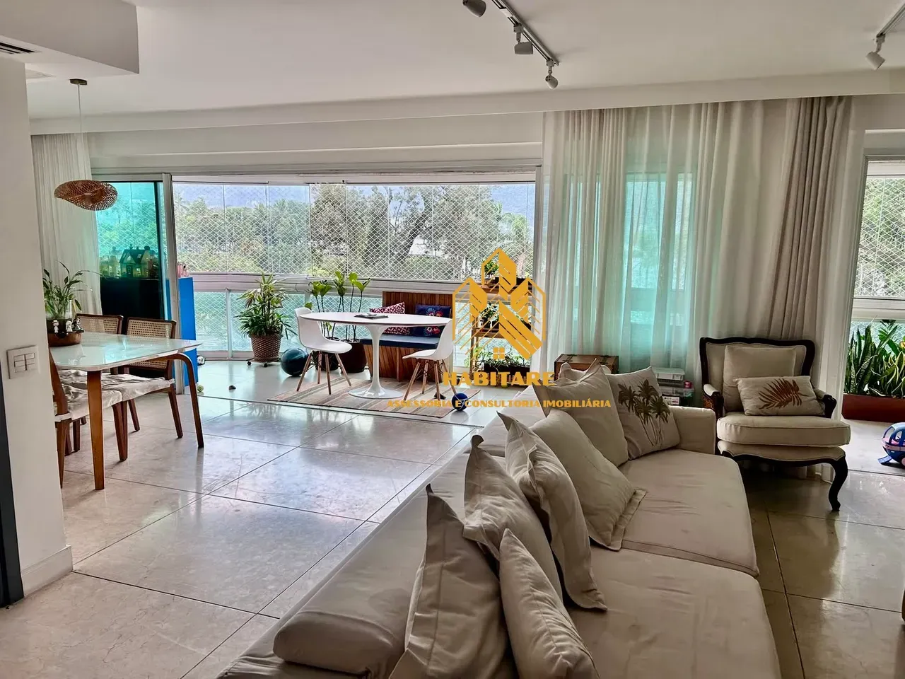 Home office in a 3-bedroom apartment, 170 m² — photo 5