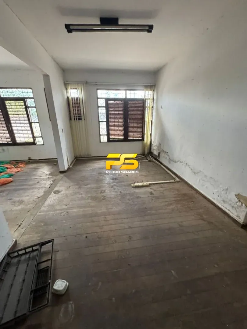 Unfurnished house for rent with 12 bedrooms and 5 baths — photo 7