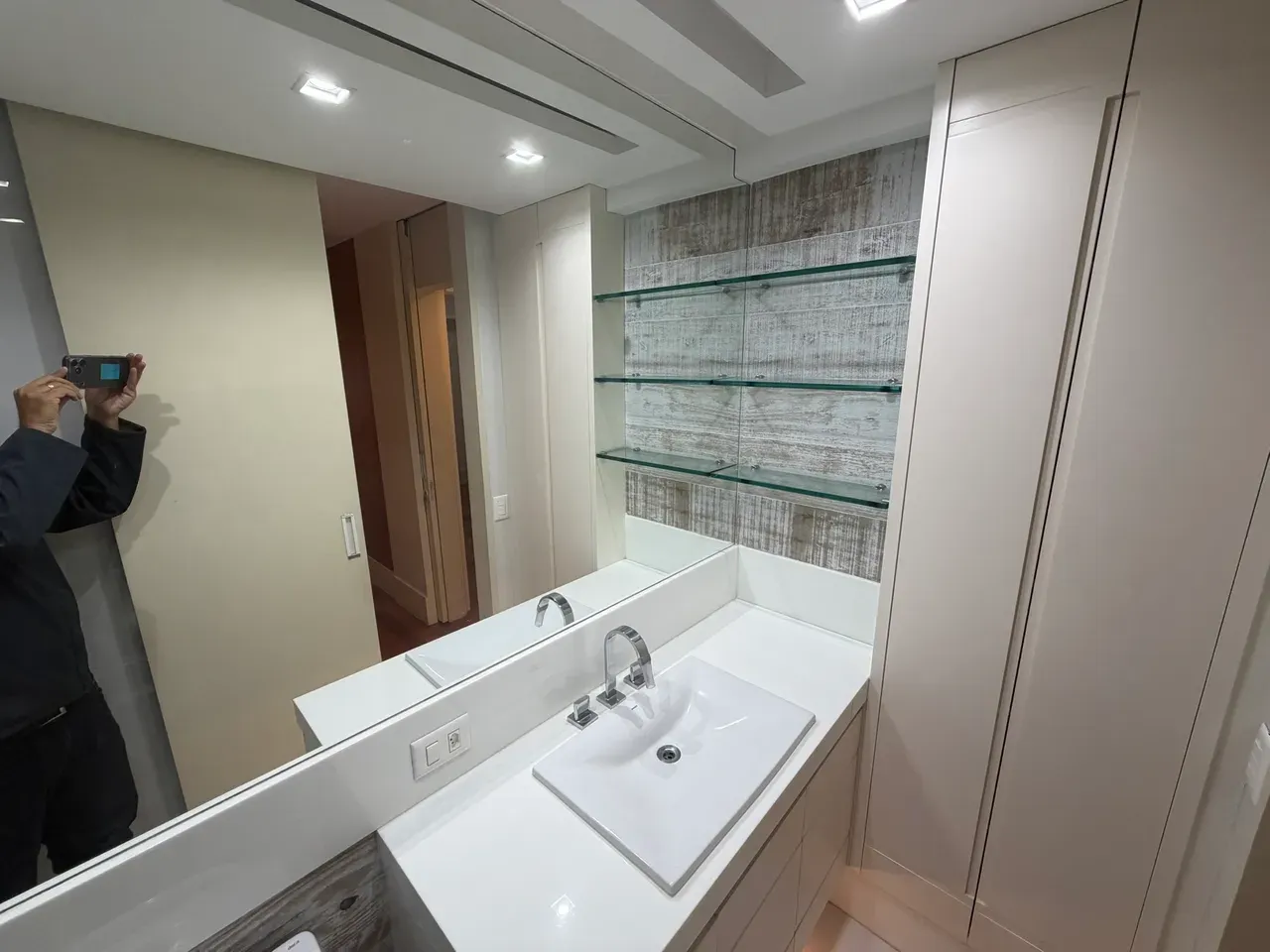 2-bedroom apartment with a water view — photo 14