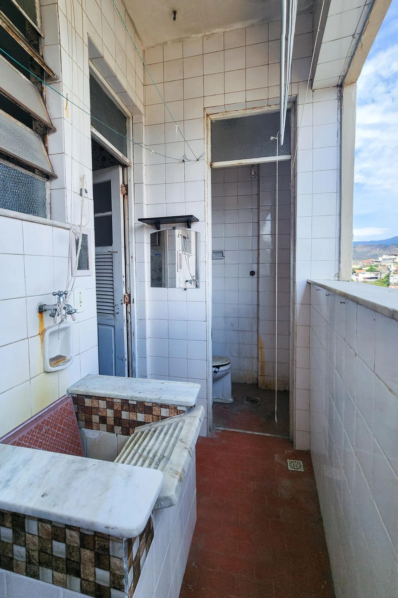 1-bedroom unfurnished apartment with 1 bathroom and parking — photo 35