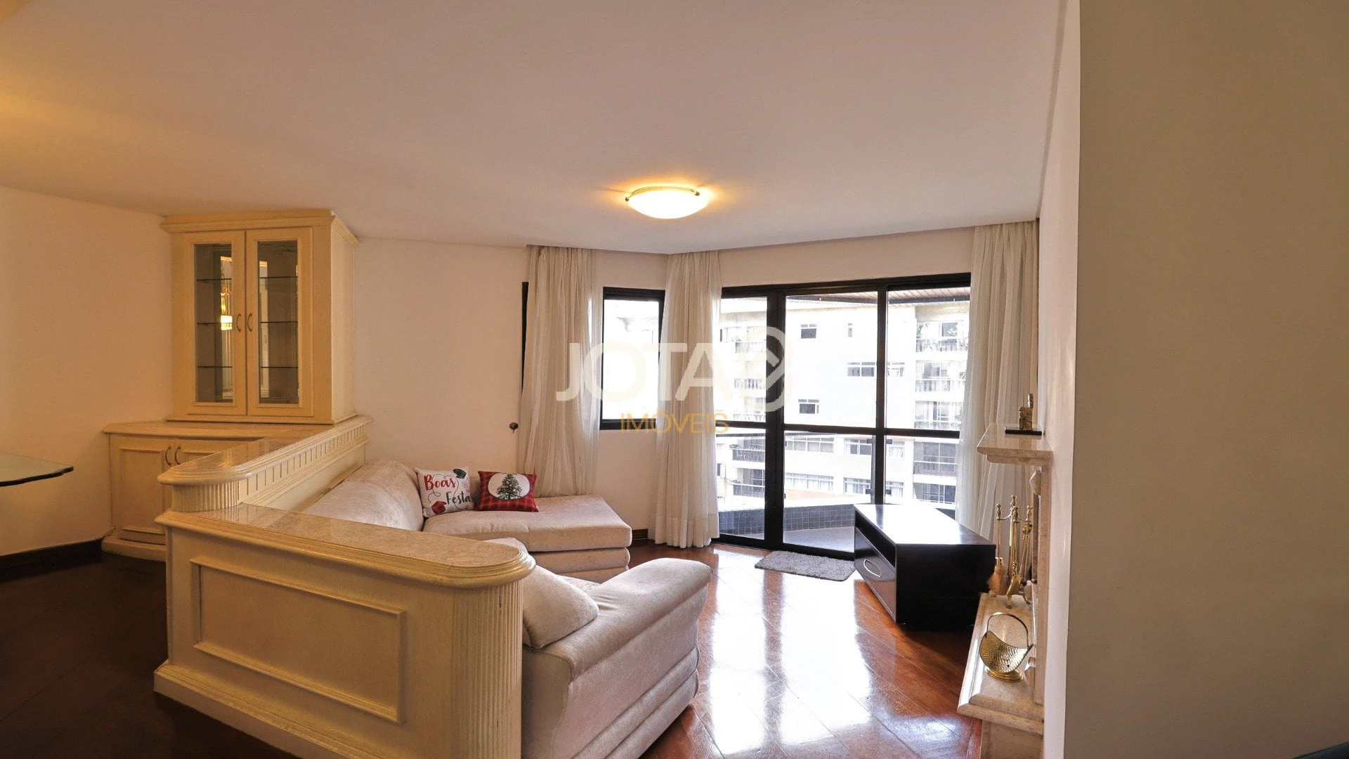 88 m² apartment with a bathtub and floor-to-ceiling windows — photo 13