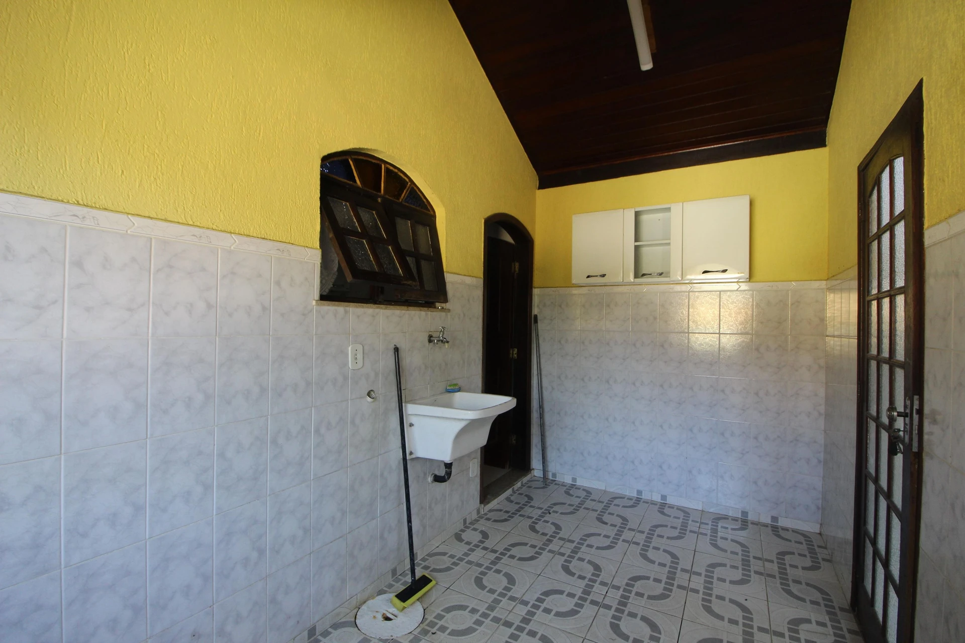 House with 2 bedrooms, private garden and balcony — photo 34