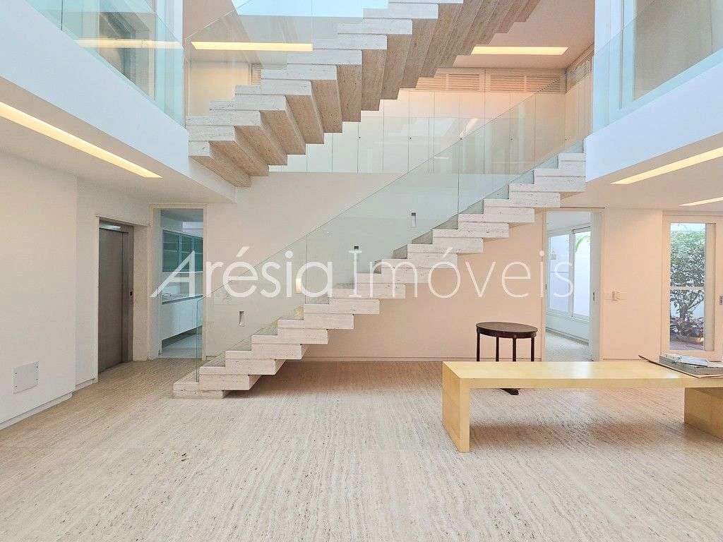 House with 3 en-suite bedrooms and 8 bathrooms 1100 m² — photo 27