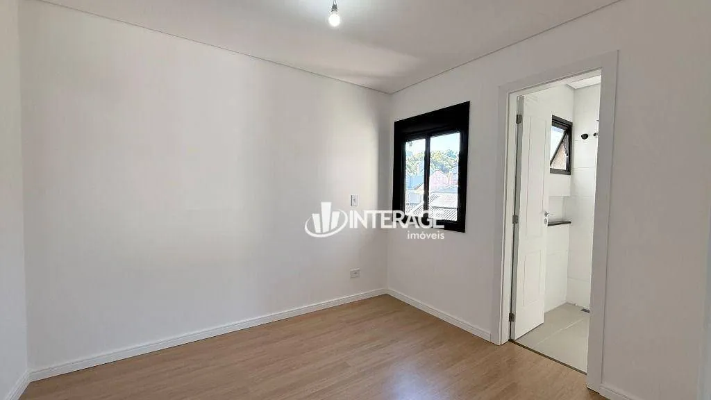 3-suite townhouse with private BBQ and garden — photo 12