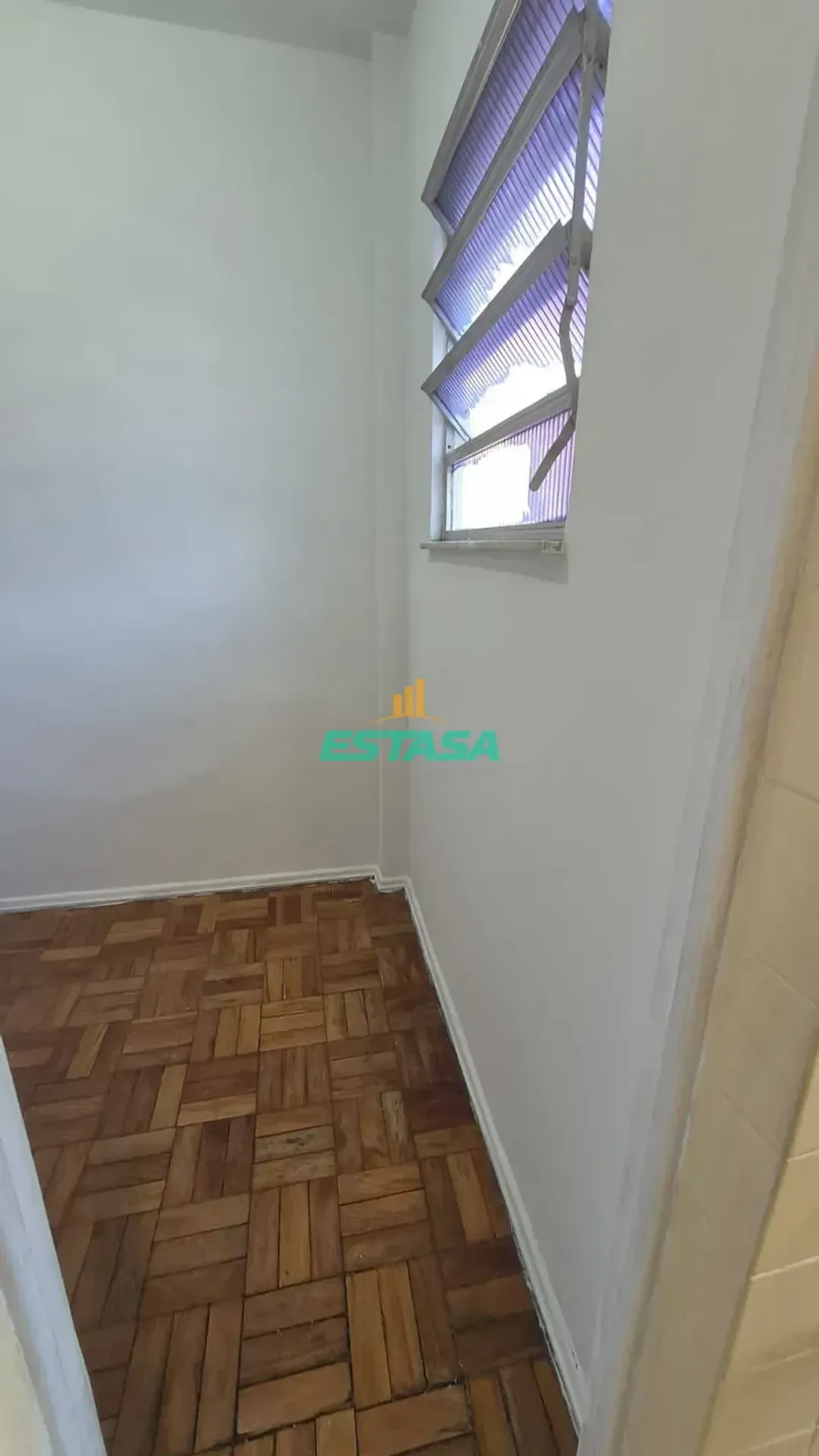 1-bedroom apartment with a separate closed kitchen — photo 29