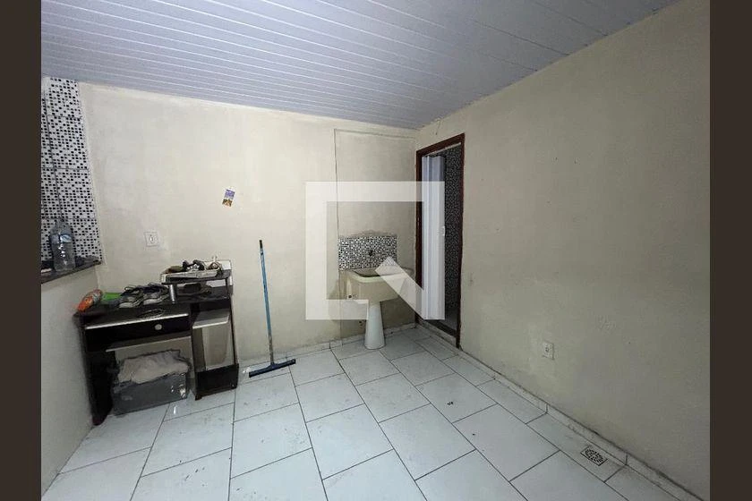 1-bedroom apartment with fitted kitchen and balcony — photo 12
