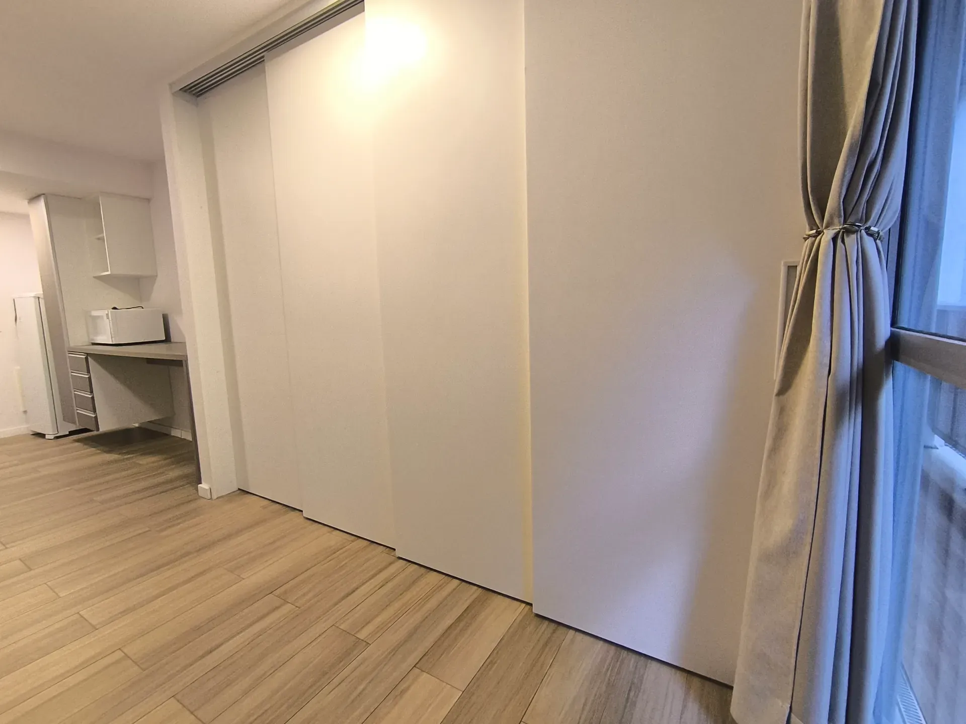 Furnished studio in a building with a coworking space — photo 3
