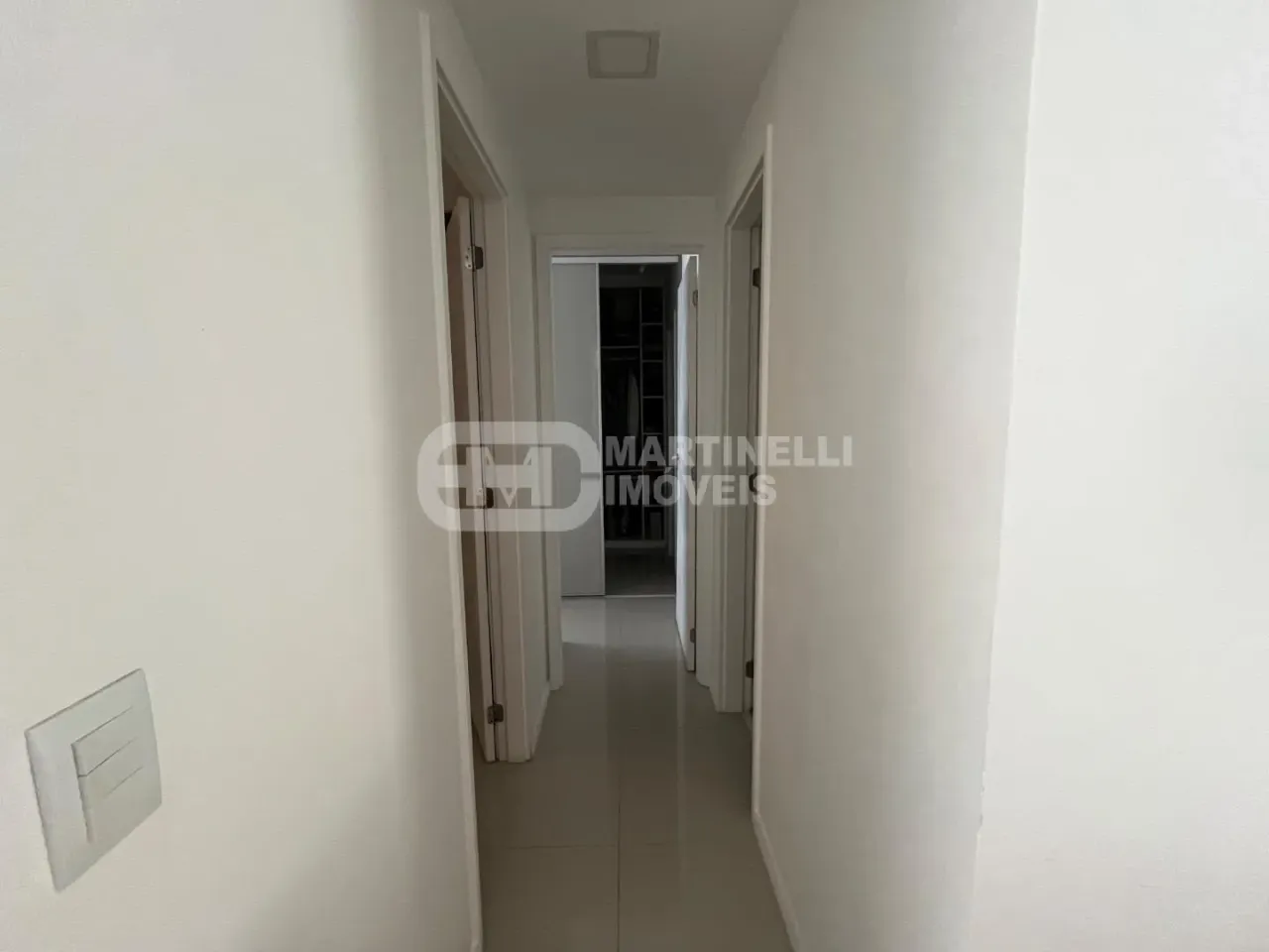 69 m² apartment with a walk-in closet and a washing machine — photo 12