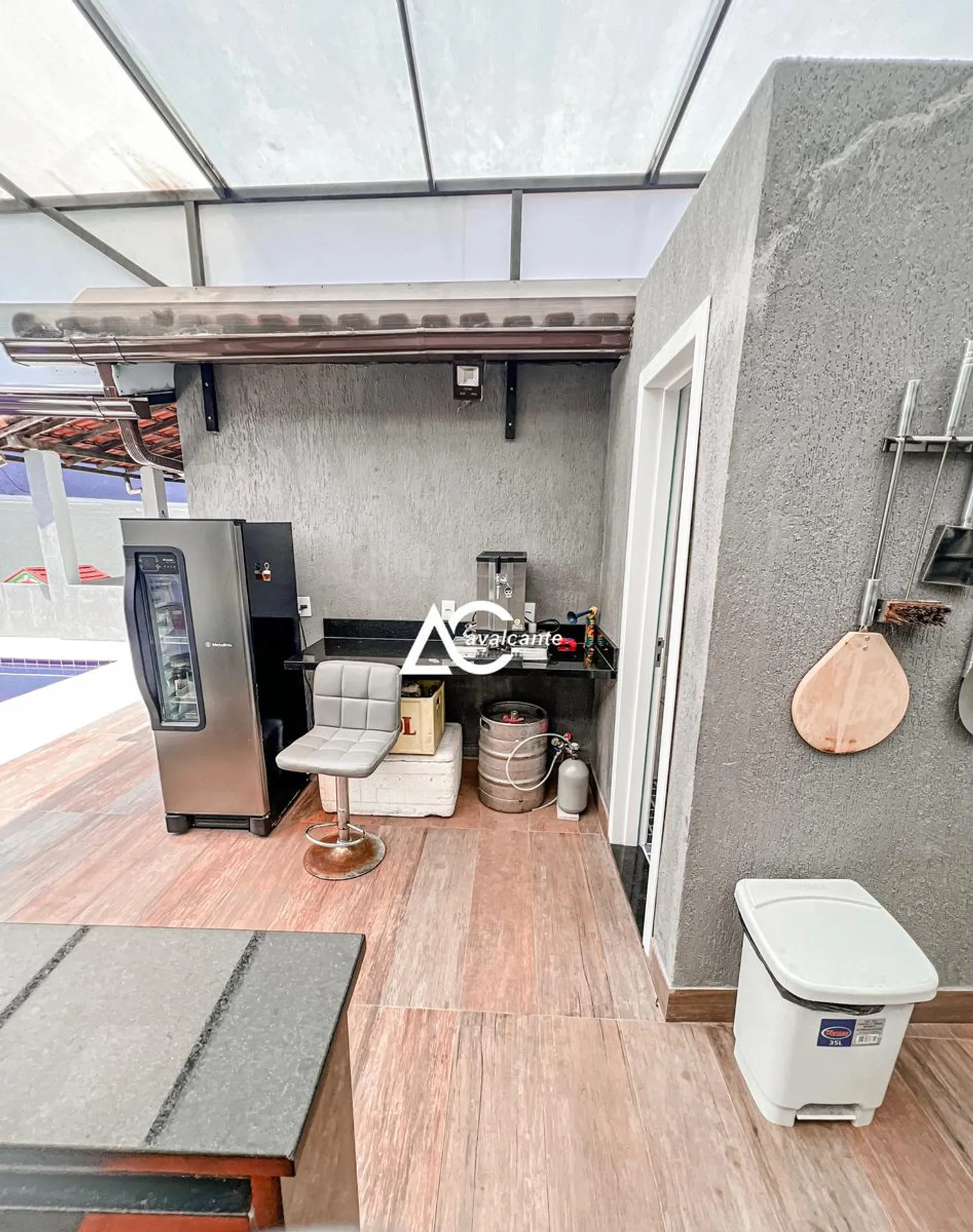 Washing machine in a 3-bedroom house, 360 m² — photo 27