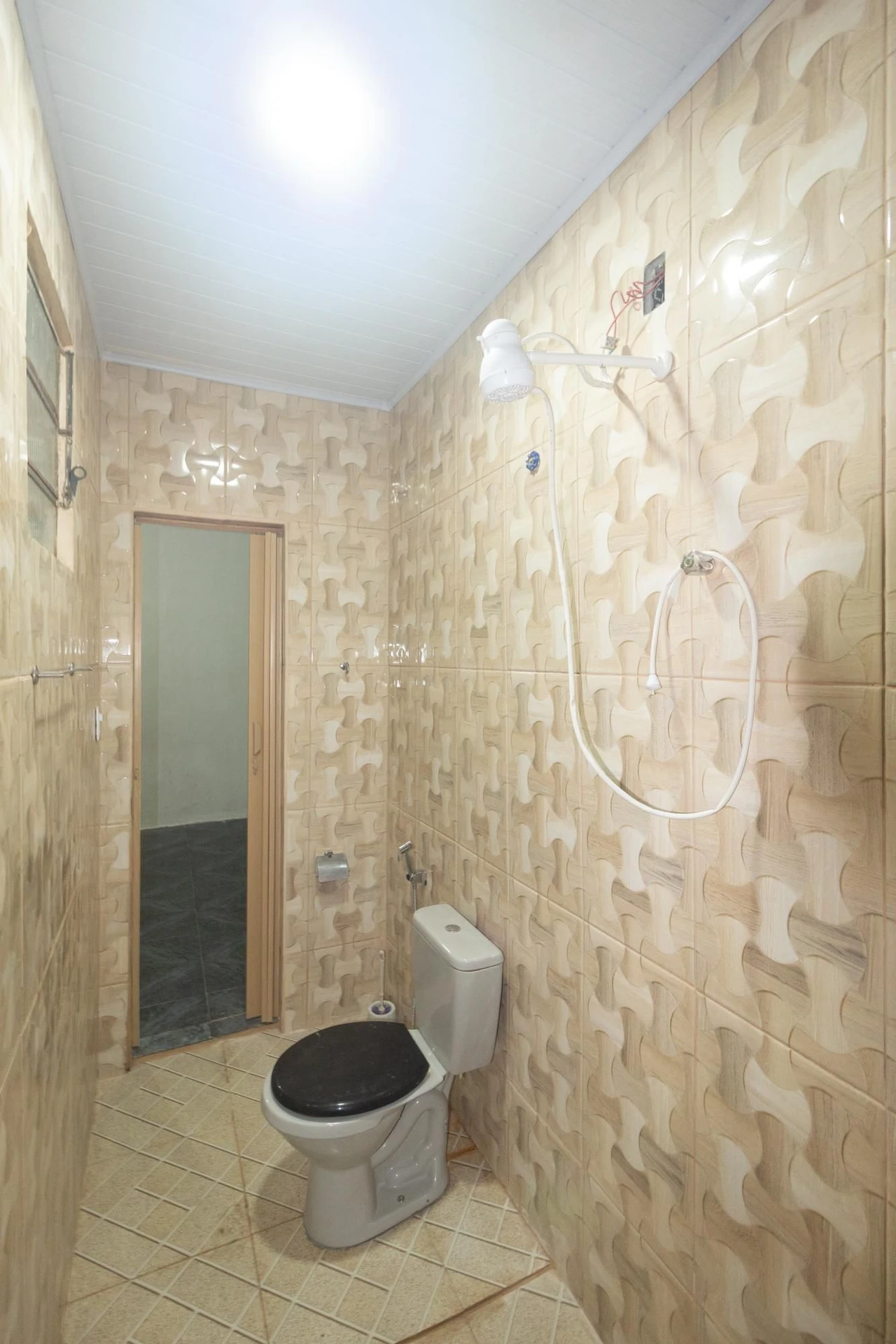 Casa com 2 quartos, 1 suíte e área de lavanderia — photo 22