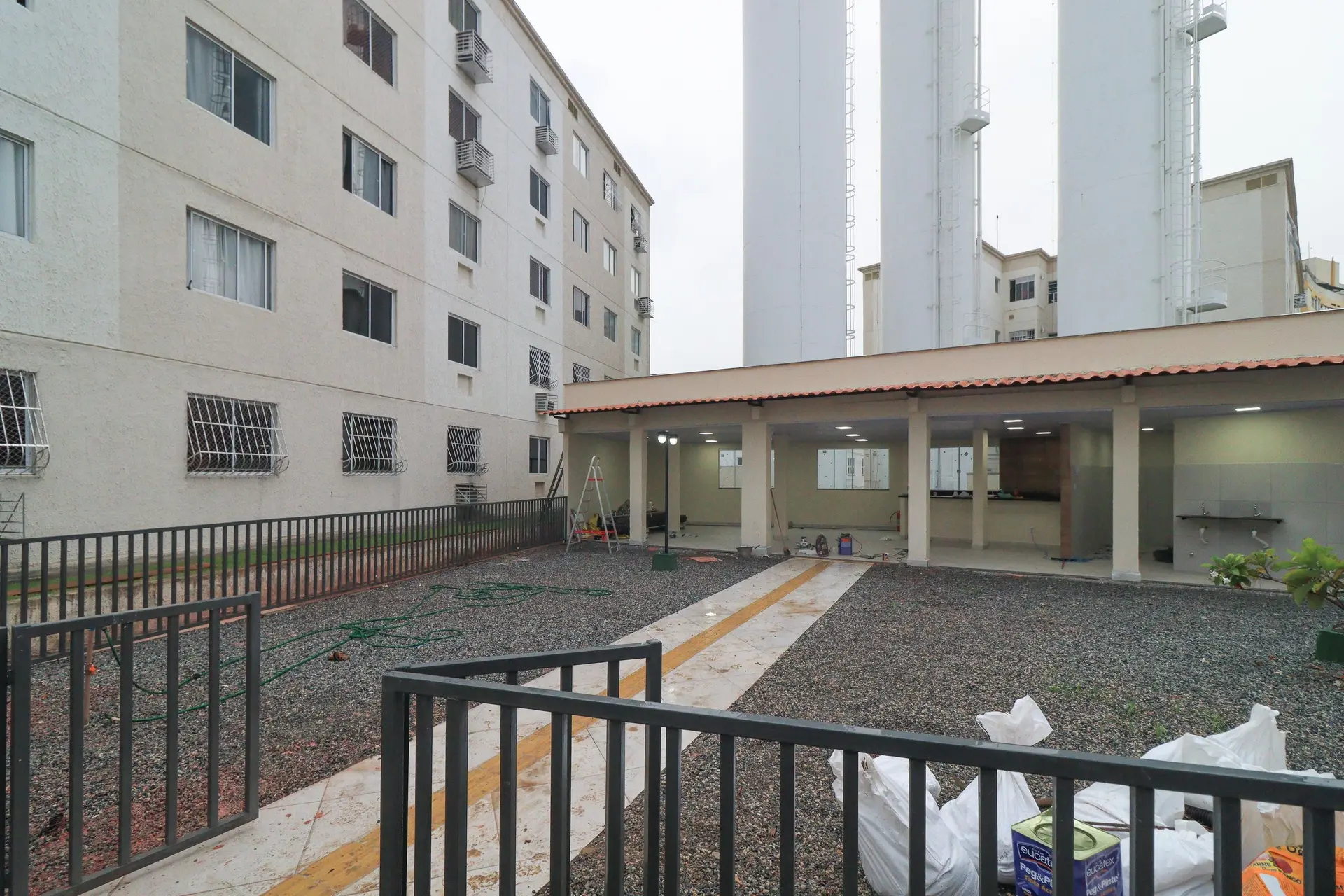 Apartamento com 1 quarto e área de lavanderia — photo 25