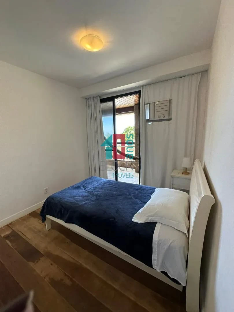 144 m² apartment with a home office and a water view — photo 12