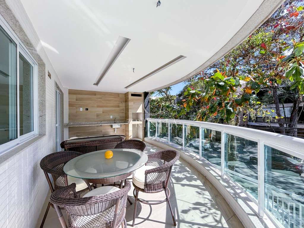 3-bedroom apartment with a gourmet balcony — photo 3