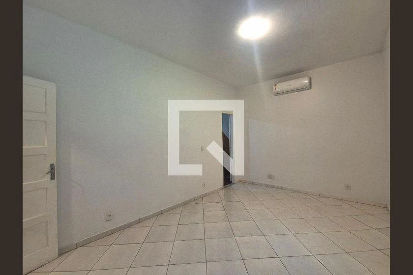 Casa para aluguel com 4 quartos e 2 suítes em 1500 m² — photo 46
