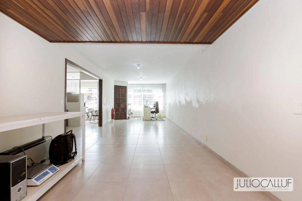 4-bedroom house with a washing machine in Curitiba — photo 29