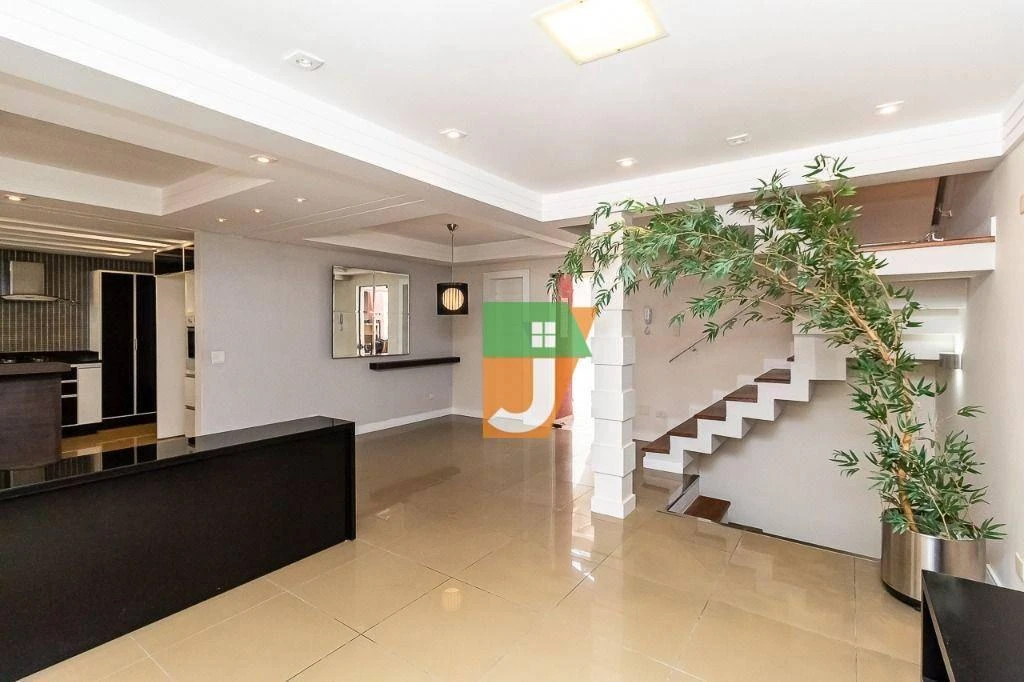 Casa de 280 m² com espaço de home office e banheira — photo 35
