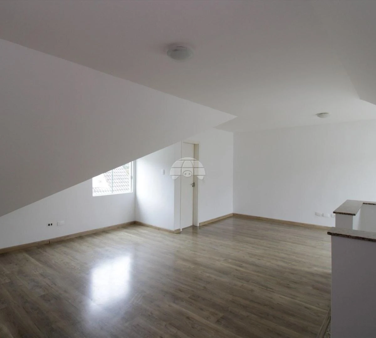3-bedroom house with a bathtub in Curitiba — photo 21