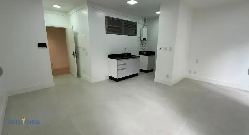 Unfurnished studio with open-plan gas kitchen and parking — photo 13