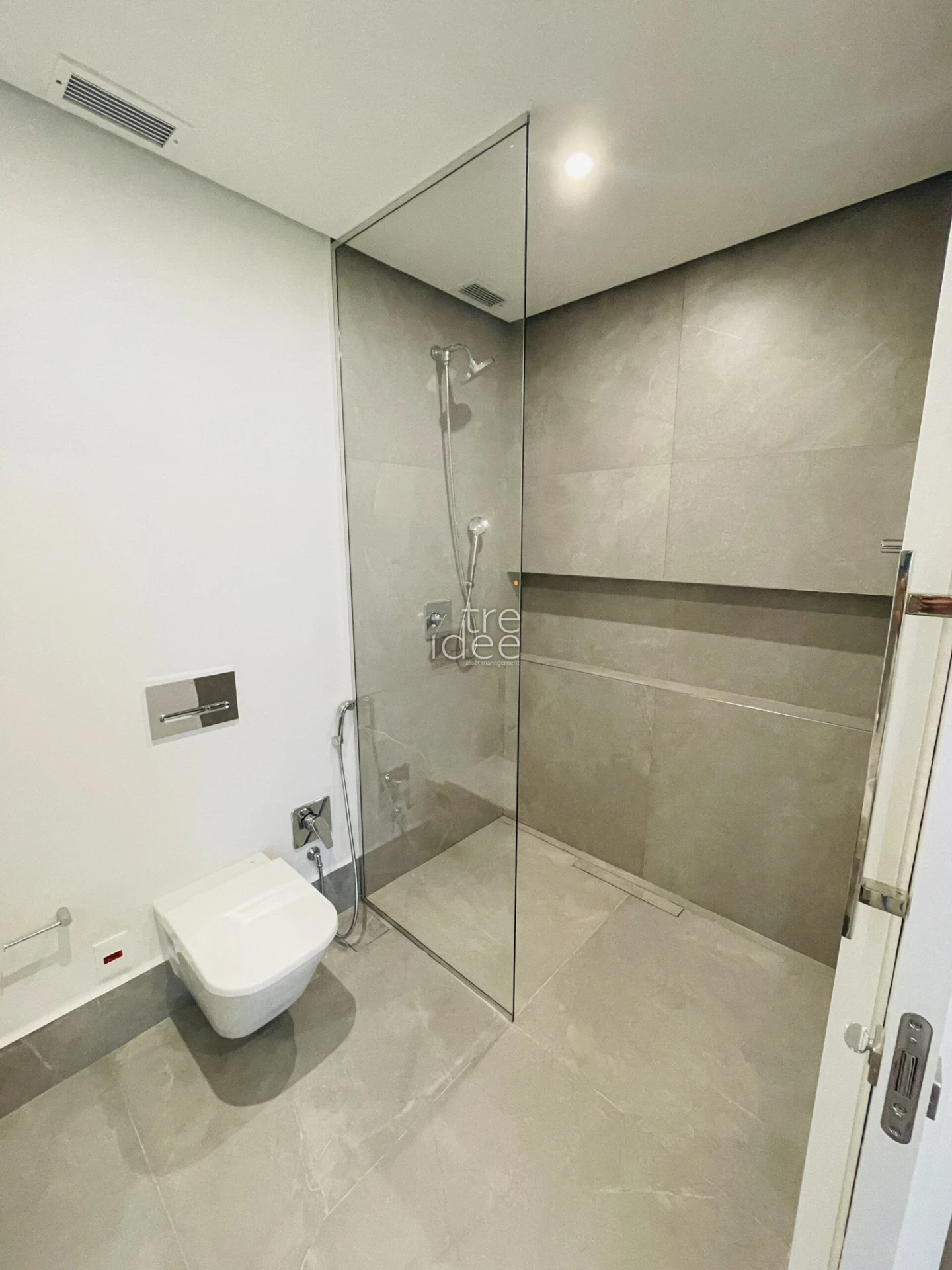 Furnished apartment, 48 m², with a washing machine — photo 23