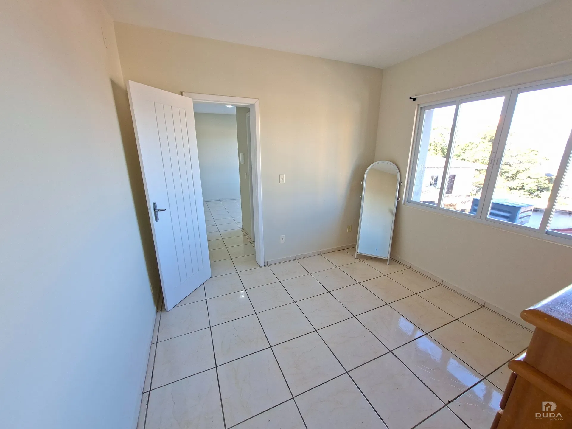 60 m² apartment with 2 bedrooms and glass shower