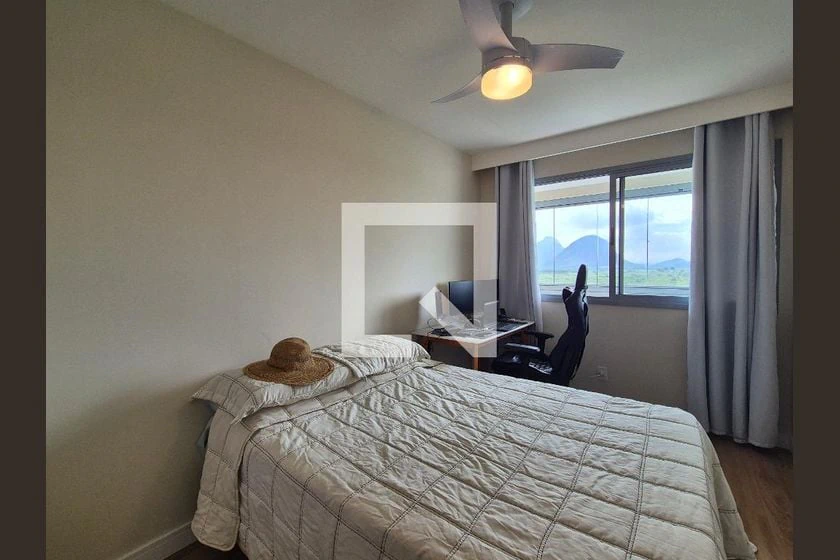 Glass-enclosed balcony in a 2-bedroom apartment, 82 m² — photo 45