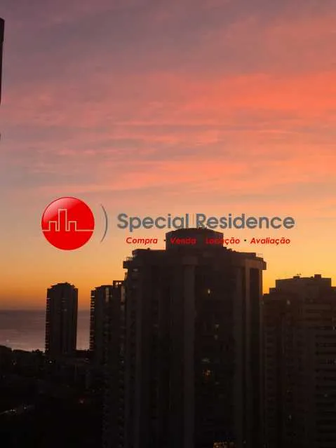 Apartment with 2 bedrooms, 3 bathrooms and a glass balcony — photo 18