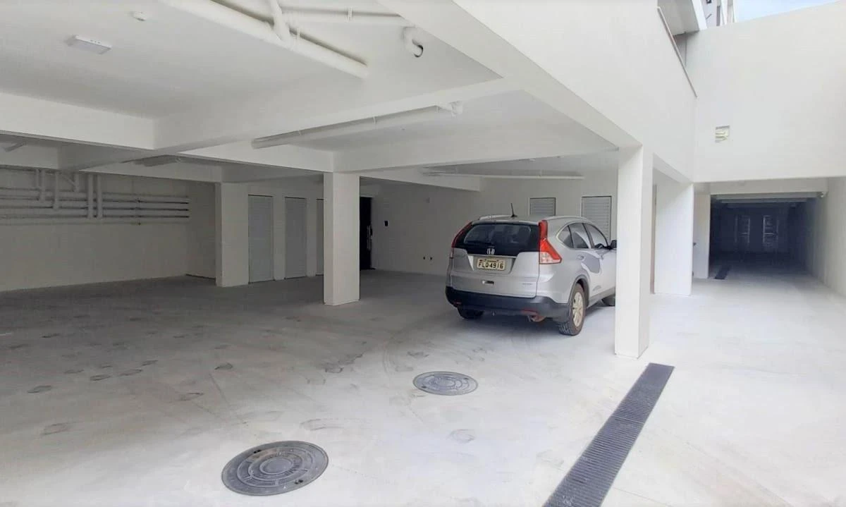 One-bedroom apartment with a water view in Florianópolis — photo 35