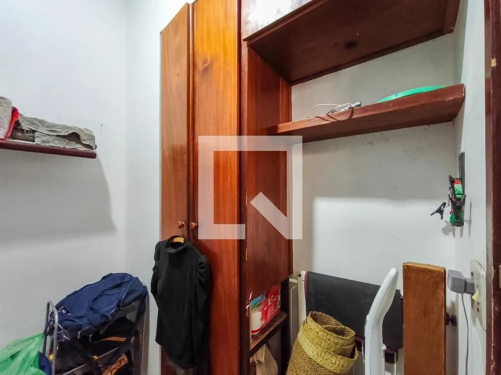 Furnished 4-bedroom apartment with balcony — photo 79