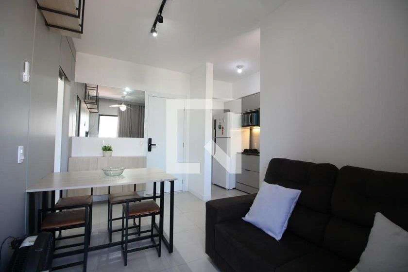 Furnished 1-bedroom apartment with open-plan kitchen — photo 21