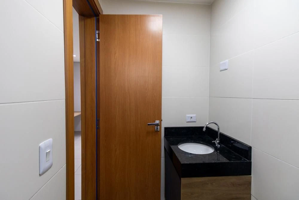 3-bedroom apartment in a building with a pool — photo 13