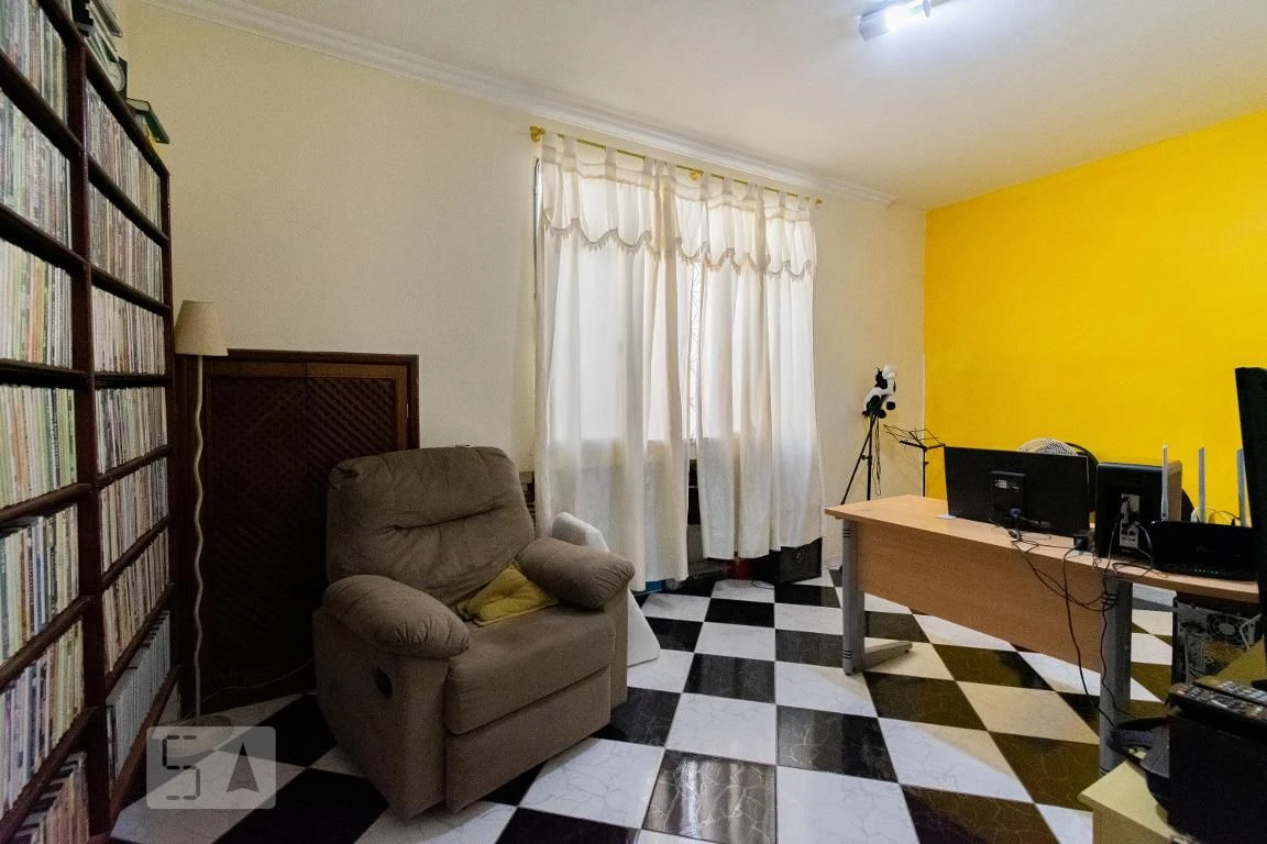 Furnished 4-bedroom house with private garden — photo 12