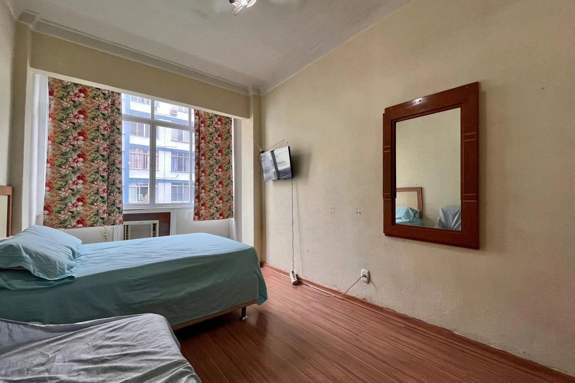 Дерев'яна підлога або ламінат та 1 спальня: квартира 31 м² — photo 5