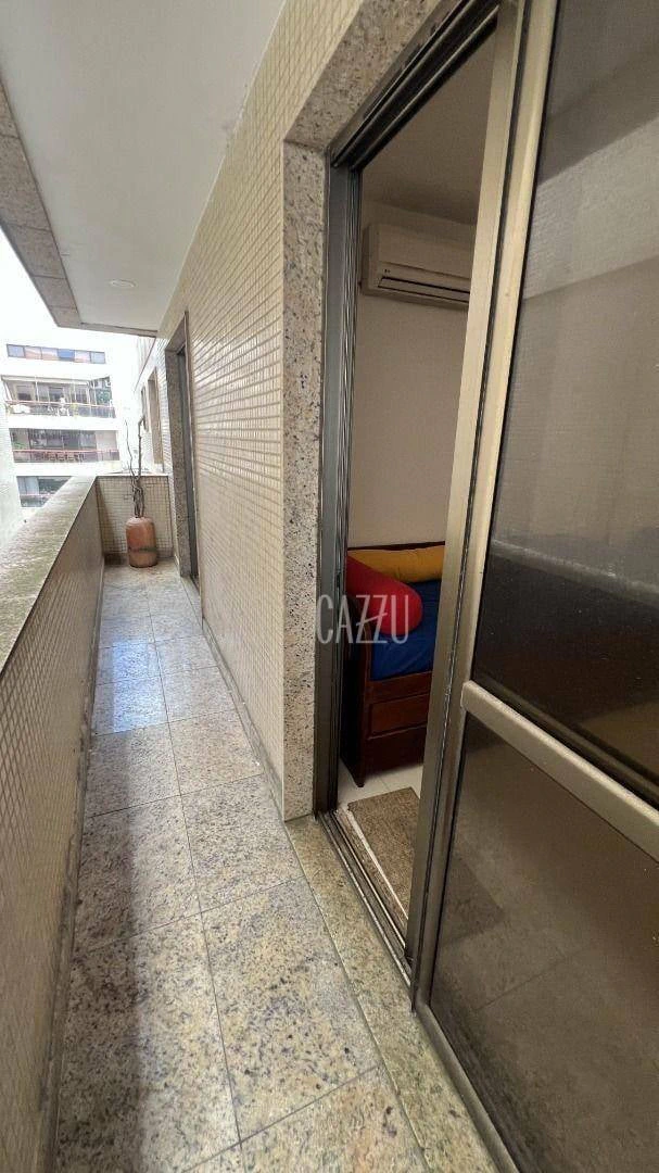 4-bedroom apartment in a building with a sauna — photo 22