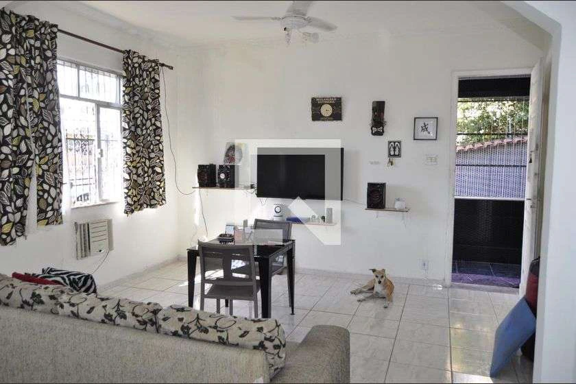 Rental house with a suite and 6 bedrooms — photo 11