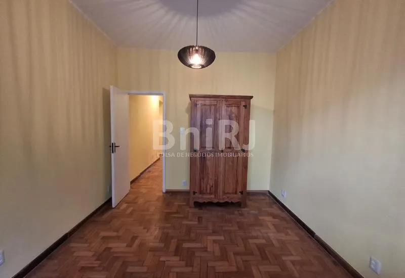 1 quarto e piso de madeira ou laminado: apartamento de 70 m² — photo 14