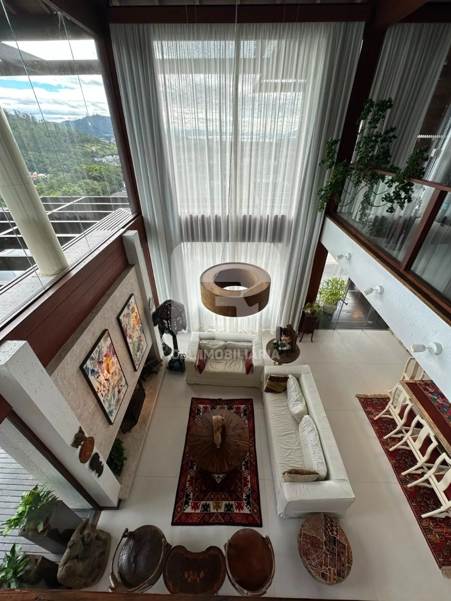 Furnished house with 6 bedrooms and 650 m² total — photo 27