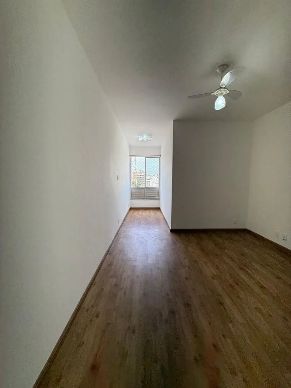 Wood or laminate floors in a 3-bedroom apartment, 115 m² — photo 7