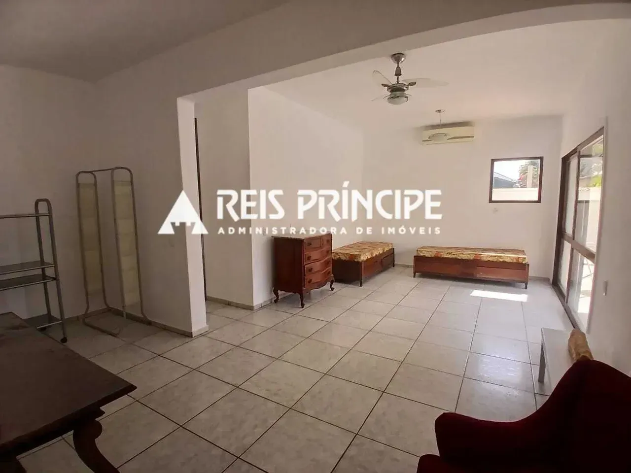 Unfurnished house with 4 bedrooms and 5 bathrooms — photo 22