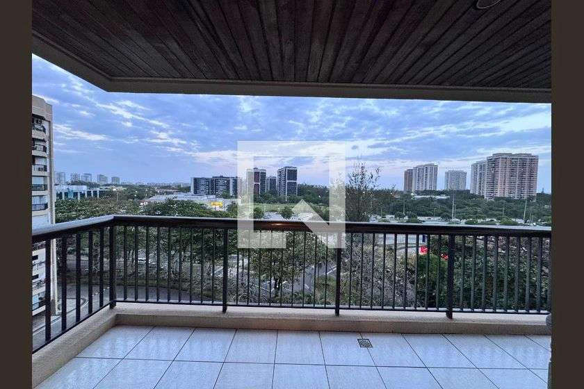 Apartamento para locação com 3 quartos e 159 m²