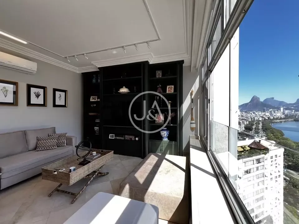 Furnished 3-bedroom apartment with 155 m² — photo 3