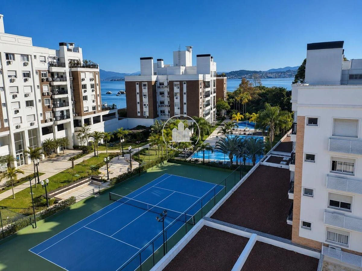 Penthouse apartment with 3 en-suite bedrooms and 230 m²