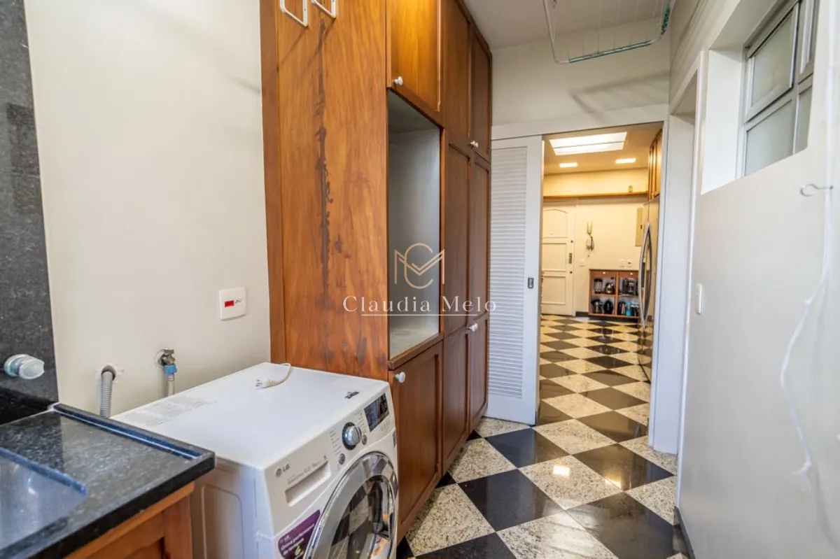 Furnished 4-bedroom apartment with gas stove kitchen — photo 34