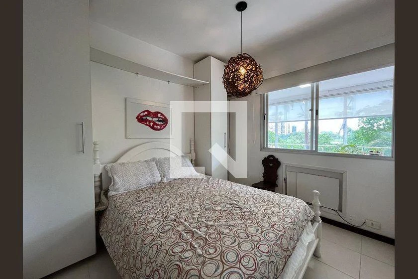 Furnished apartment, 86 m², with a glass-enclosed balcony — photo 16