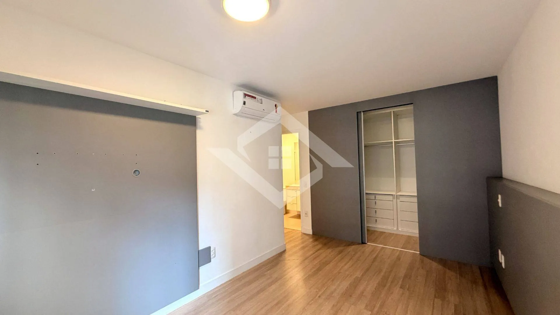 3-bedroom apartment in a building with a sauna — photo 5